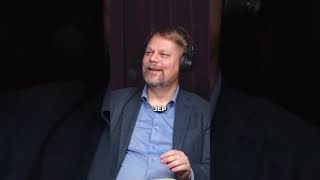 Thumbnail for podcast episode: Musk - peliaddiktiolla maailman rikkaimmaksi